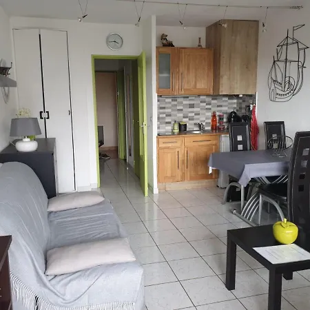 Lägenhet La Desirade Centre Port Avec Parking