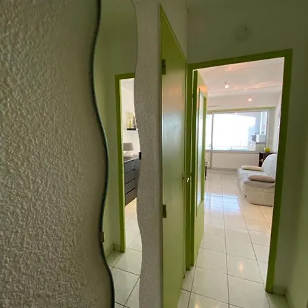 La Desirade Centre Port Avec Parking Lägenhet