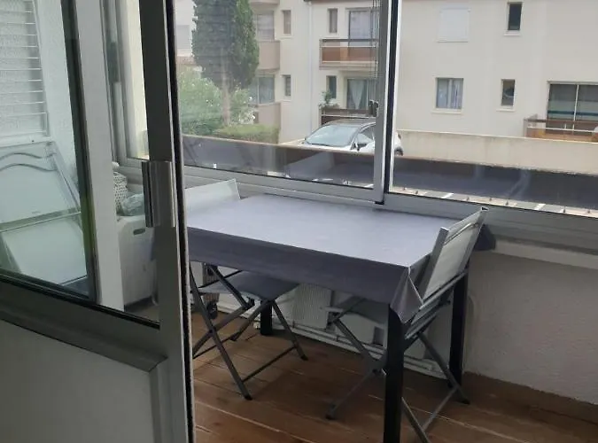 La Desirade Centre Port Avec Parking 아파트 *