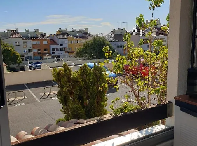 Апартаменти La Desirade Centre Port Avec Parking *